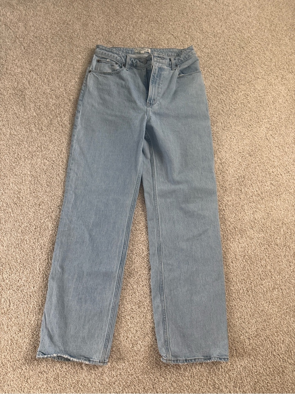 Abercrombie & Fitch The 90s Relaxed Jean High Rise Curve Love Light Wash